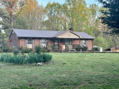 /international/us/1533-shiney-rock-road-clarksville-va-110107276562/