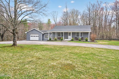 /international/us/141-decker-lane-east-durham-ny-110107436325/