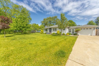 /international/us/212-w-randolph-street-douglas-mi-110101478600/