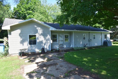 /international/us/325-dallas-street-colon-mi-110100583271/