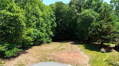 /international/us/pine-knoll-drive-mount-airy-nc-110108092755/