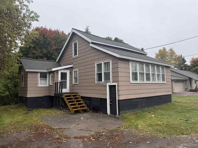 /international/us/19986-horatio-street-houghton-mi-110120536918/