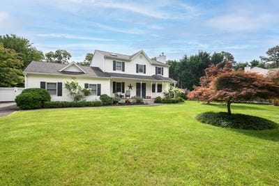 /international/us/7-amy-s-path-east-quogue-ny-110109834243/