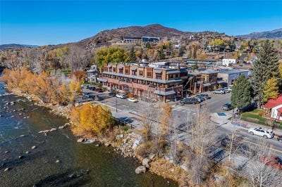 /international/us/35-11th-street-steamboat-springs-co-110103133978/