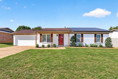 /international/us/237-e-malone-avenue-crowley-tx-110120146833/