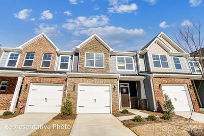 /international/us/4377-black-court-harrisburg-nc-110107516093/