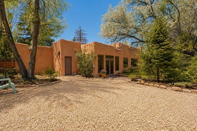 /international/us/414-theodora-st-taos-nm-110108034994/