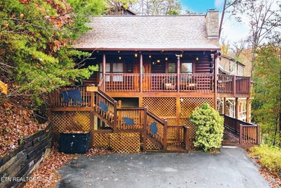 /international/us/716-golden-eagle-way-pigeon-forge-tn-110100919496/?lang=en