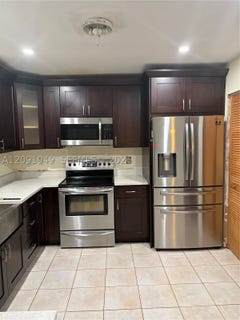 /international/us/10837-nw-8th-st-pembroke-pines-fl-110110244478/