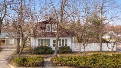 /international/us/809-w-edgewater-street-portage-wi-110107166114/