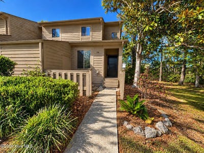 /international/us/226-saint-luke-court-wilmington-nc-110120772765/