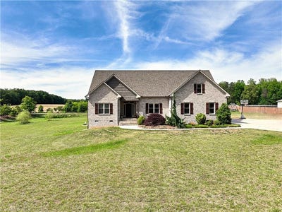 /international/us/8128-belews-creek-road-stokesdale-nc-110108110018/