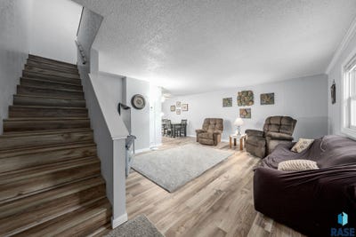 /international/us/101-n-pipestone-st-brandon-sd-110104848652/