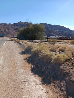 /international/us/mountain-view-road-newberry-springs-ca-110109423497/