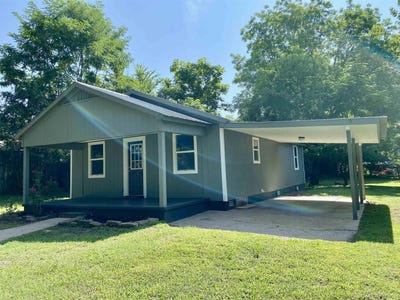 /international/us/103-s-7th-coal-hill-ar-110100148179/