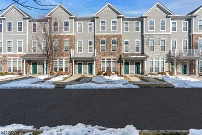 /international/us/17-jasmine-ln-garfield-city-nj-110106228551/