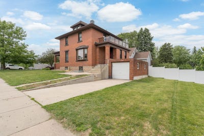 /international/us/700-n-state-street-new-ulm-mn-110120416571/