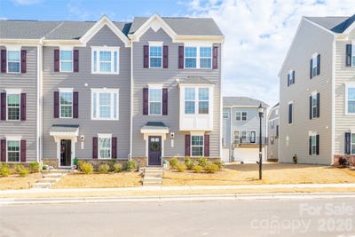 /international/us/2102-trout-lily-lane-matthews-nc-110106239313/