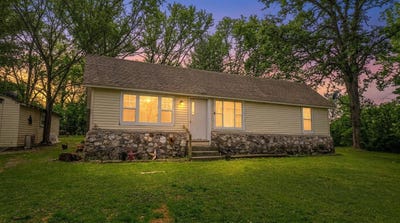 /international/us/100-e-adams-street-thayer-mo-110106206251/