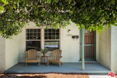/international/us/10251-odell-ave-sunland-ca-110107936176/