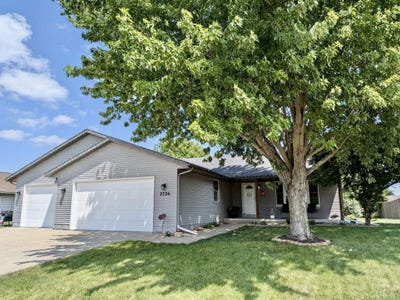 /international/us/2726-autumn-lane-janesville-wi-110109490535/