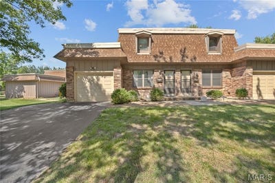 /international/us/2417-charente-drive-maryland-heights-mo-110100745997/