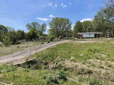 /international/us/227-gail-ave-russellville-al-110107303042/