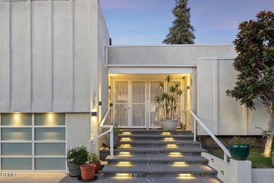 /international/us/143-foxtail-drive-santa-monica-ca-110107908496/