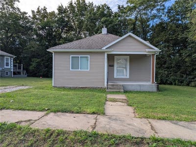 /international/us/307-e-black-diamond-street-richmond-mo-110120138976/