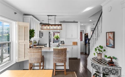 /international/us/50-n-broadway-nyack-ny-110108066063/