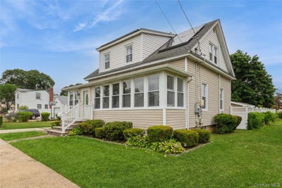 /international/us/469-chester-street-uniondale-ny-110119327306/