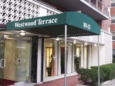 /international/us/89-15-parsons-boulevard-jamaica-hills-ny-110107436807/