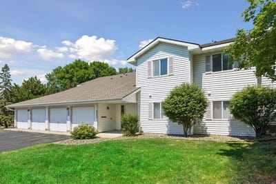 /international/us/6260-magda-drive-maple-grove-mn-110109595582/