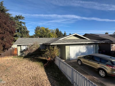 /international/us/1025-edwina-avenue-central-point-or-110120660598/