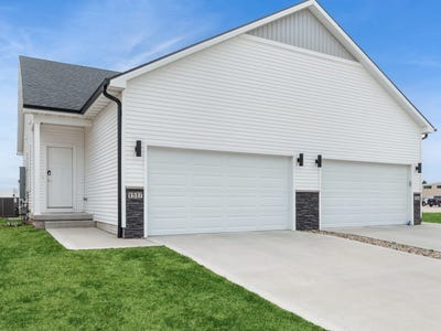 /international/us/1517-mulberry-street-granger-ia-110098909904/