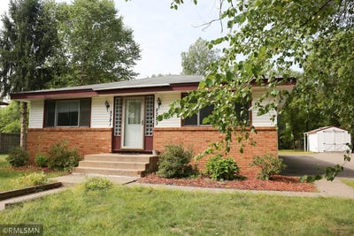 /international/us/5721-quincy-street-mounds-view-mn-110109138287/