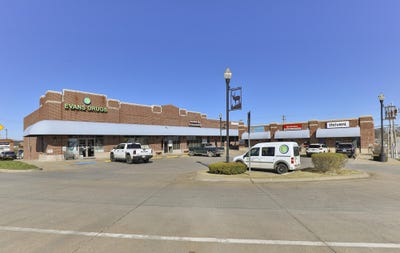 /international/us/21-public-square-stockton-mo-110106538699/