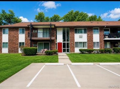/international/us/7446-sieloff-drive-hazelwood-mo-110108110489/