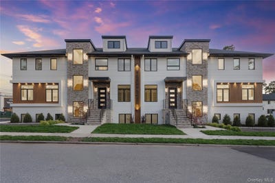 /international/us/20-singer-avenue-spring-valley-ny-110109131668/