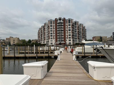 /international/us/333-lake-ave-racine-wi-110100120860/