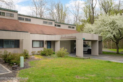 /international/us/145-ridge-drive-tannersville-pa-110108304485/