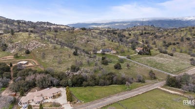 /international/us/clear-creek-court-keene-ca-110109725371/