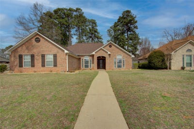 /international/us/122-corley-circle-wake-village-tx-110108097733/