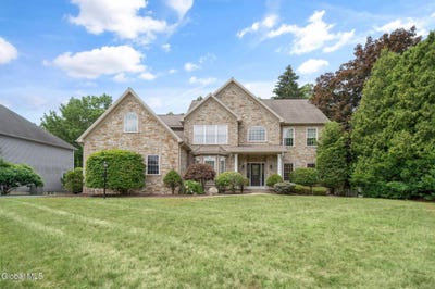 /international/us/4-stoney-heights-court-clifton-park-ny-110100811263/