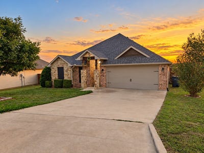 /international/us/2811-s-lillis-lane-denison-tx-110120528144/