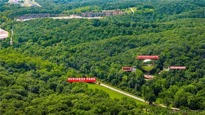 /international/us/2083-business-park-road-linn-creek-mo-110101027988/