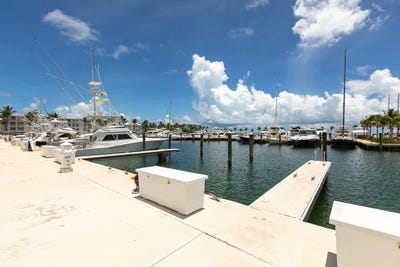 /international/us/5950-peninsular-avenue-stock-island-fl-110100947719/?lang=zh-cn
