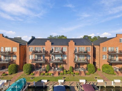 /international/us/421-w-main-street-washington-nc-110120583131/