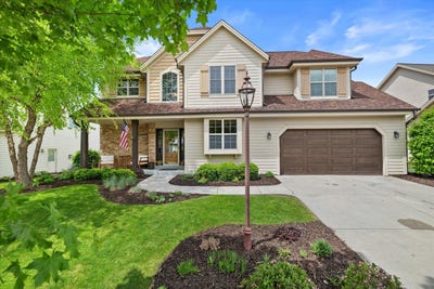 /international/us/2106-deer-path-waukesha-wi-110108391918/