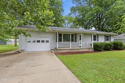 /international/us/1204-college-street-lamar-mo-110109063295/